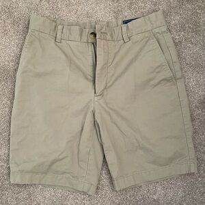 Vineyard vines khaki shorts- size 30
